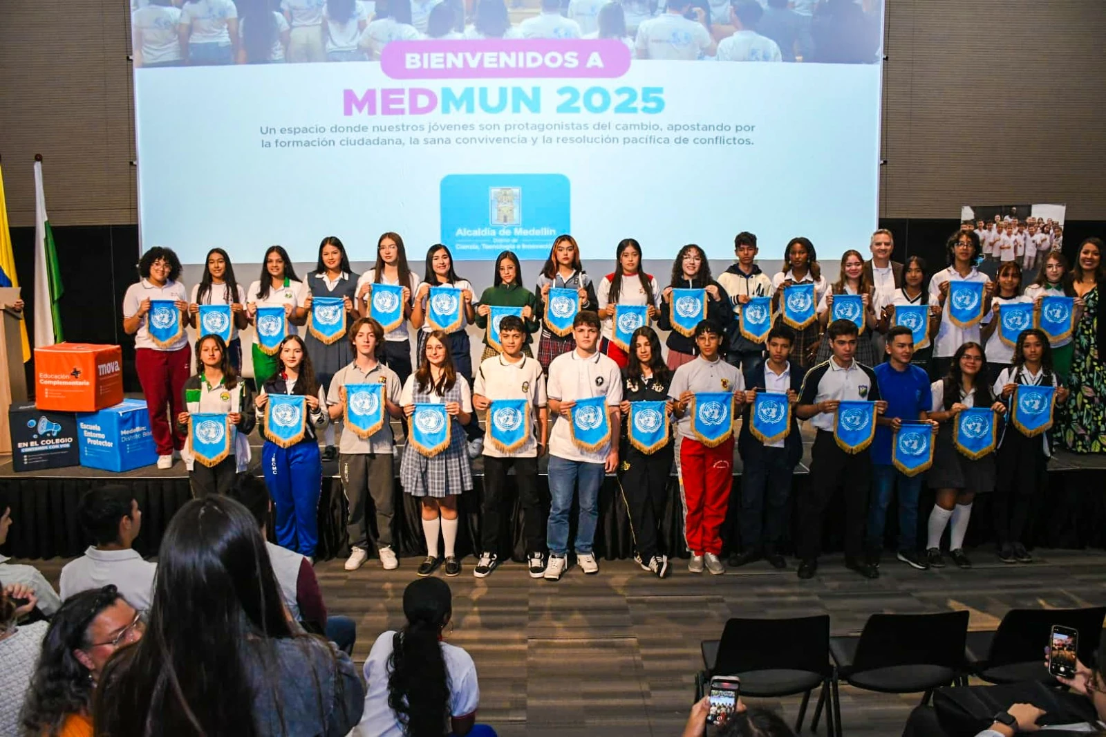 Naciones-Unidas-estudiantes