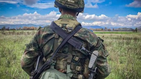 Patrulla militar es atacada con explosivos cerca de la estación de Policía de Murindó, Antioquia