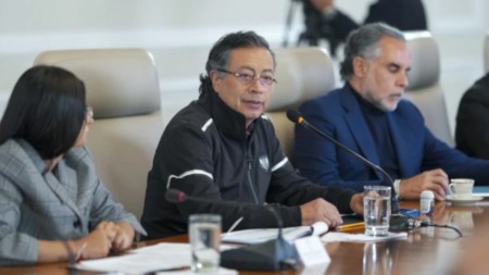 transmision-alocución presidencial-Petro-ministros