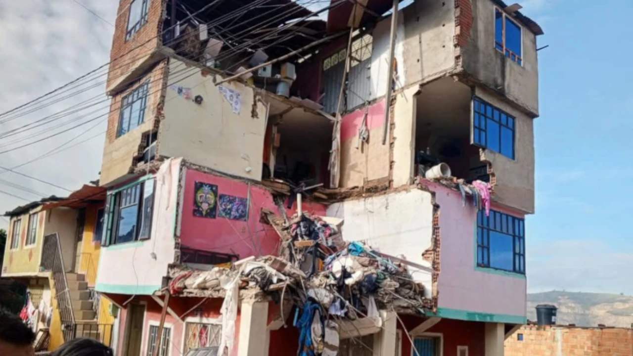 Tres personas heridas tras el colapso de una vivienda en Soacha: bomberos atendieron la emergencia Soacha