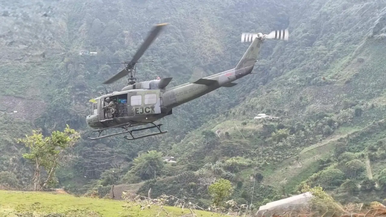 Suboficial del Ejército resultó herido durante un combate con presuntos integrantes del "Clan del Golfo" en Toledo, Antioquia