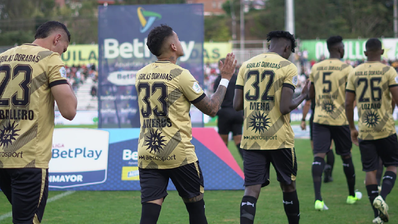 aguilas-doradas-visita-pasto-con-ilusion-triunfo4