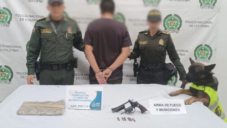 canino-policia-hallo-droga-armas-equipaje-pasajero-santabarbara1