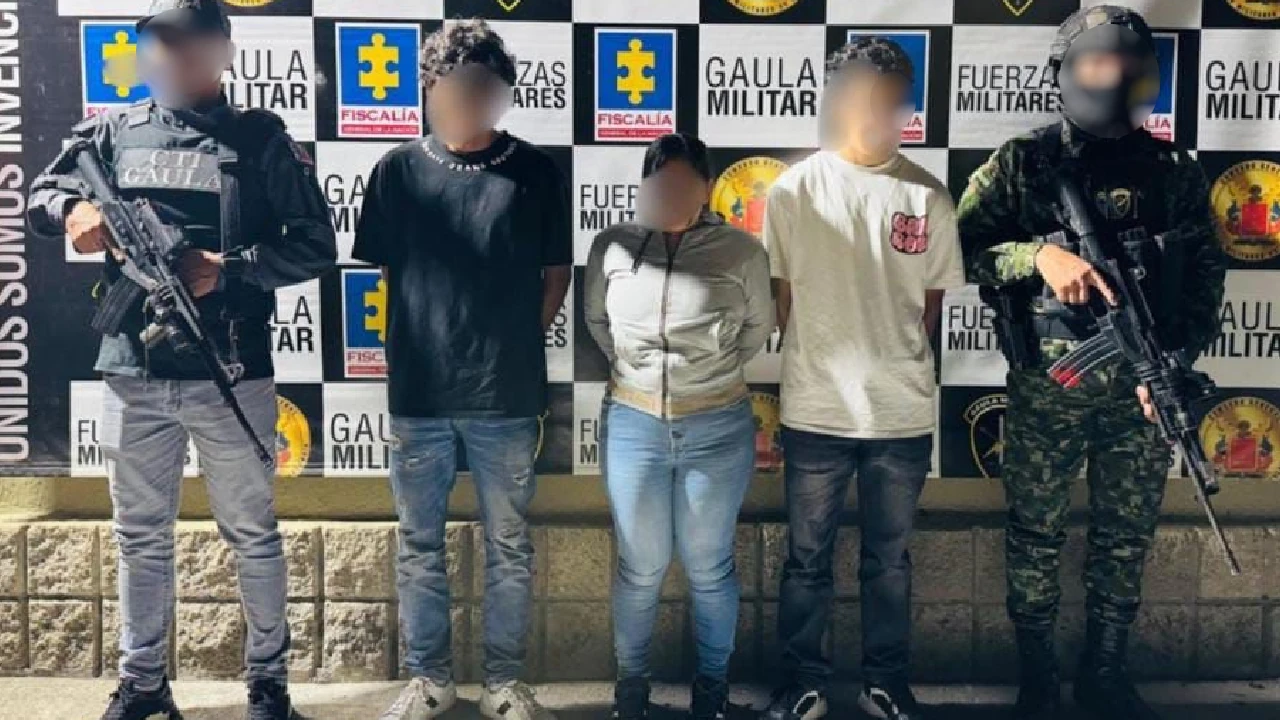 Sorprenden en vía pública del municipio de Bello a tres presuntos extorsionistas del Clan del Golfo captura-presuntos-extorsionsitas-clangolfo-bello-gaula-militar