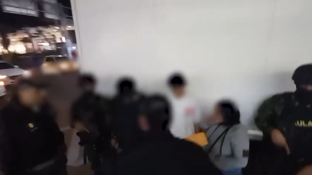 Sorprenden en vía pública del municipio de Bello a tres presuntos extorsionistas del Clan del Golfo 1 captura-presuntos-extorsionsitas-clangolfo-bello-gaula-militar1