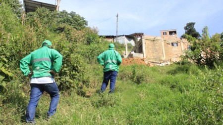 Medellín refuerza vigilancia aérea y terrestre para frenar construcciones ilegales en zonas de alto riesgo