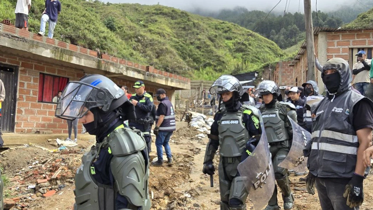 construcciones-ilegales-bello-cerro-quitasol-operativos2