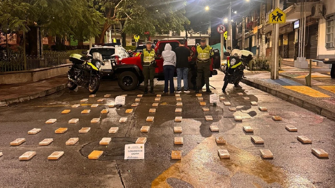 droga-incautada-caleta-bafles-sonido-santafe-campero3