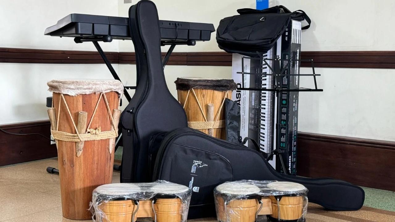entrega-instrumentos-musicales-personas-condicion-discapacidad-antioquia