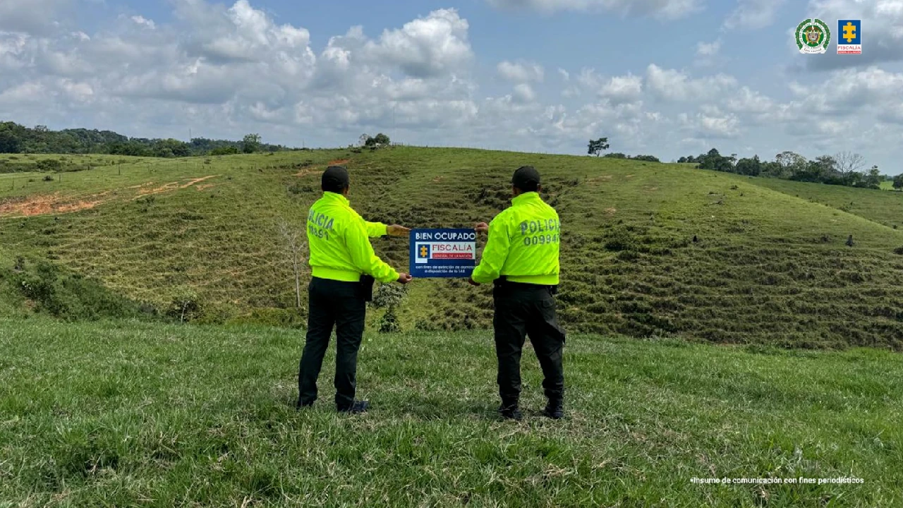 Autoridades aplican medidas cautelares contra bienes en Antioquia de presunto cabecilla narcotraficante del Clan del Golfo extraditado 4 extinsion-dominio-bienes-extraditado-narcotraficante-clangolfo-antioquia1