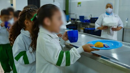 Rionegro avanza en la mejora del PAE con la implementación de comida caliente para más de 2.000 estudiantes implementacion-comida-caliente-instituciones-rionegro1