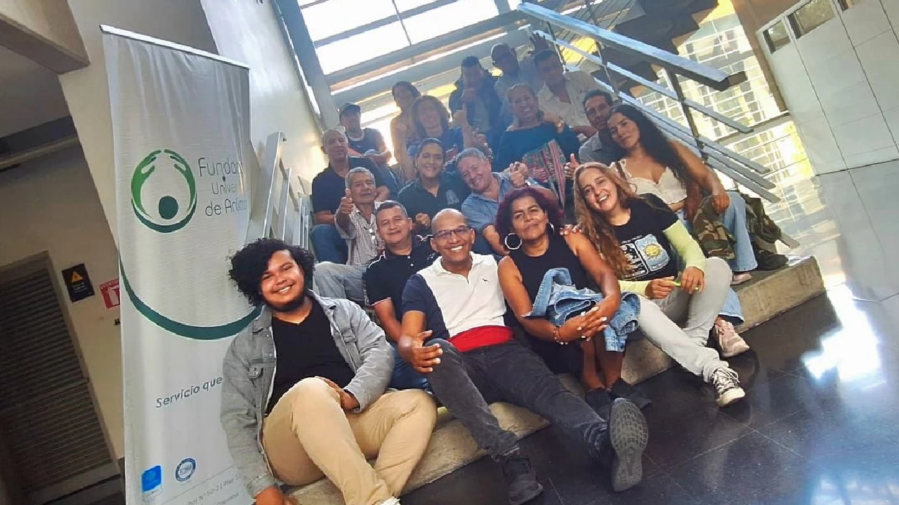 medellin-convocatoria-internacional-laboratorios-participacion