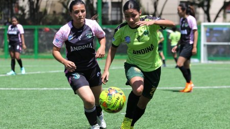 participacion-mujeres-futbolistas-formadas-inder-ligaantioqueña3