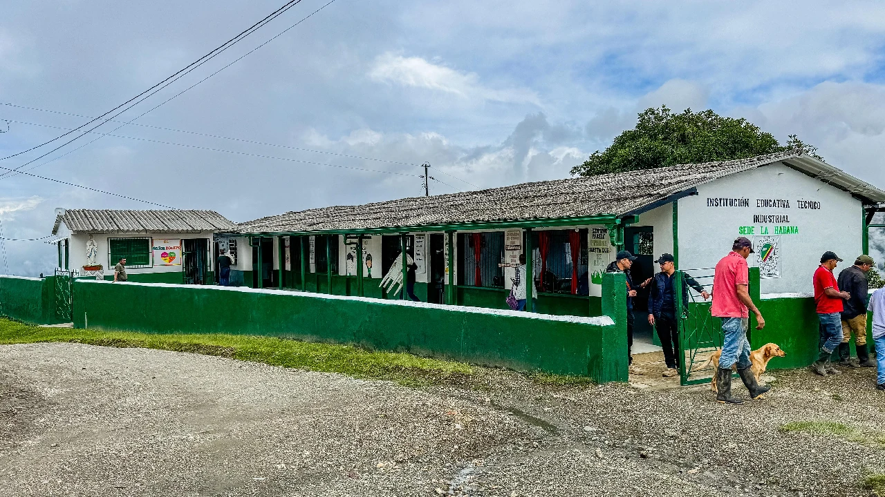 renovacion-escuela-municipio-sonson3