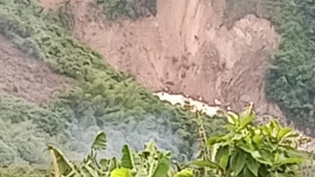 riesgo-veredas-abejorral-deslizmaiento-tierra-rio-elbuey1