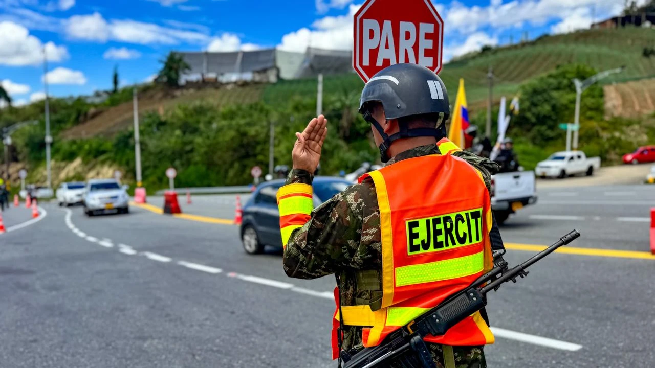 soldados-septima-division-ejercito-vigilaran-vias-antioquia2