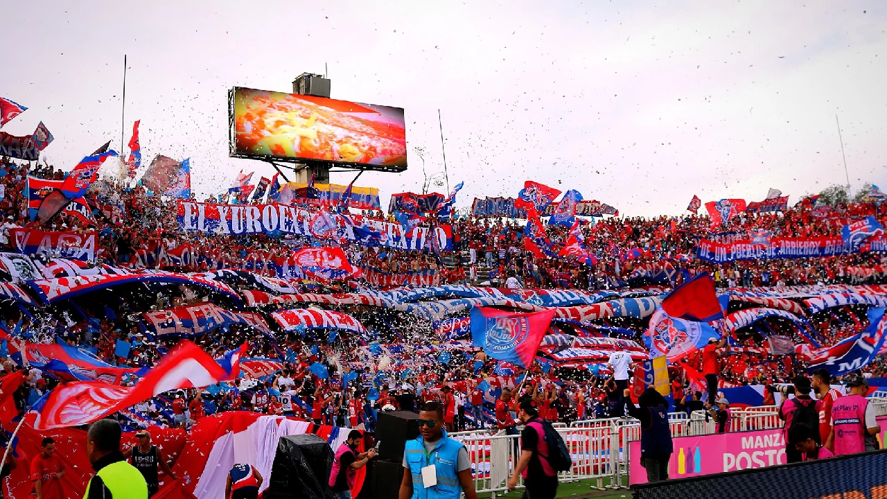 tribuna-norte-cerrada-partido-medellin-once caldas-abonados