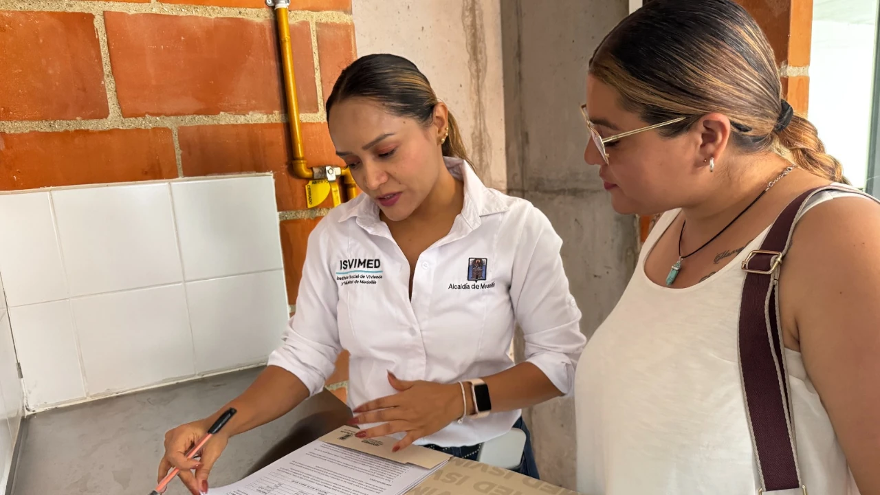 Familias afectadas por desastres reciben sus viviendas en San Cristóbal tras años de espera