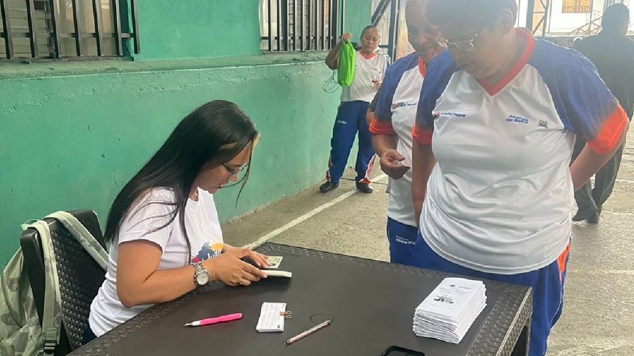 votacion-cabildo-adulto-mayor-bello2