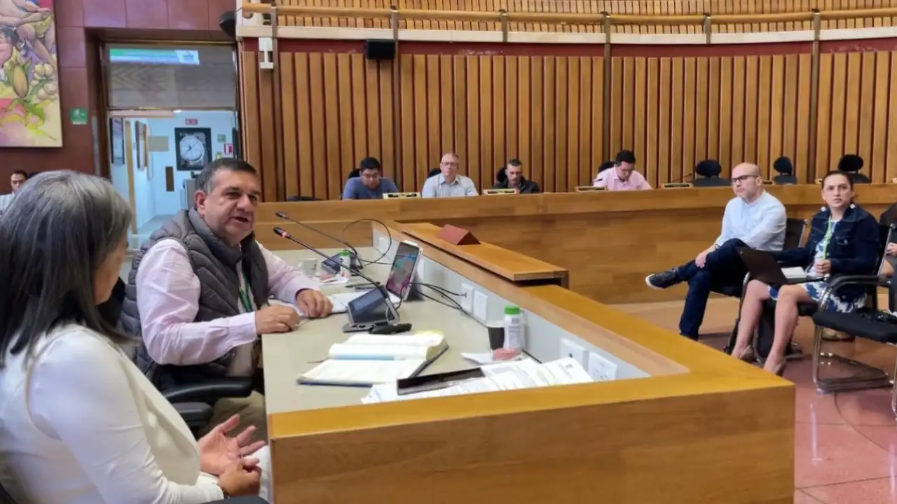 Asamblea de Antioquia aprueba millonaria inversión para mejorar más de 600 kilómetros de vías 1 Asamblea de Antioquia aprueba millonaria inversión para mejorar 633 kilómetros de vías