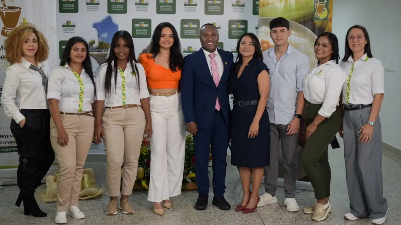 Asamblea departamental entrega condecoración a empresa de Urabá con más de 30 años de historia Asamblea departamental entrega condecoración a empresa de Urabá con más de 30 años de historia