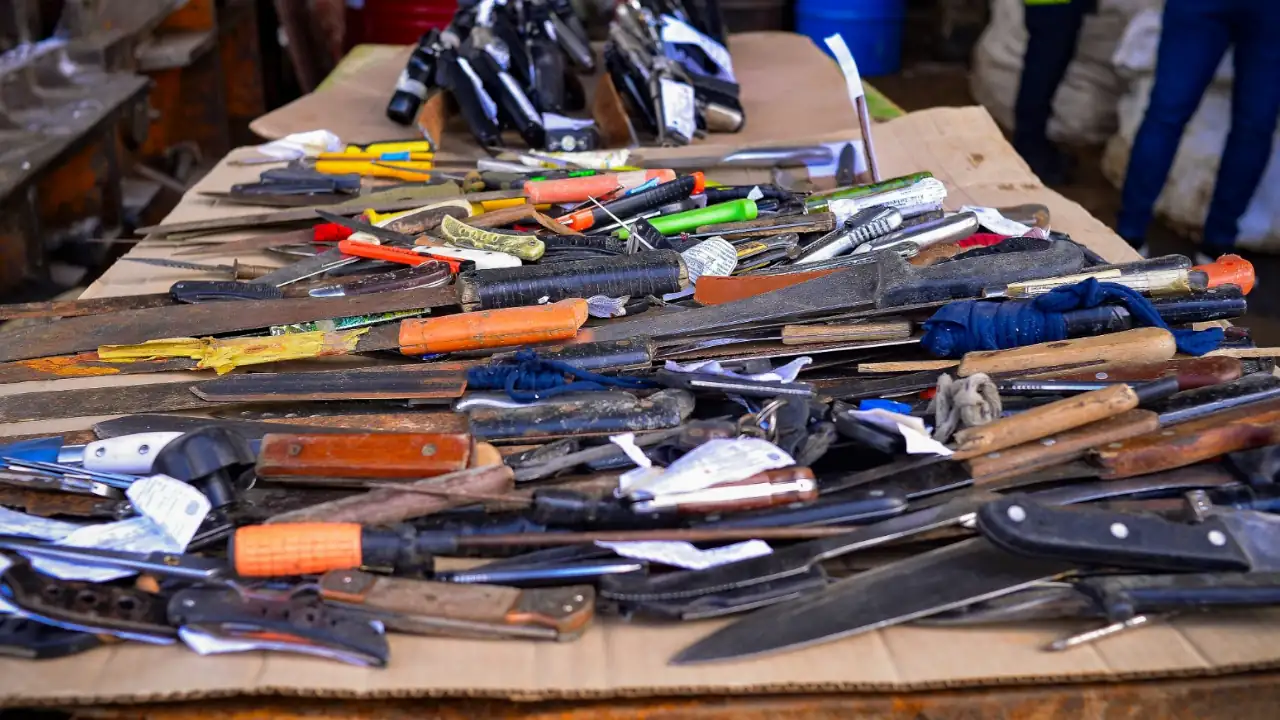 Autoridades destruyeron más de 500 armas blancas incautadas en los últimos meses en Rionegro