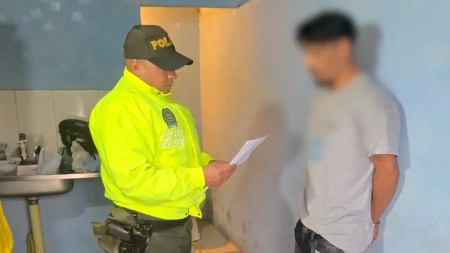 Capturan a presunto distribuidor de droga en Yarumal durante allanamiento policial