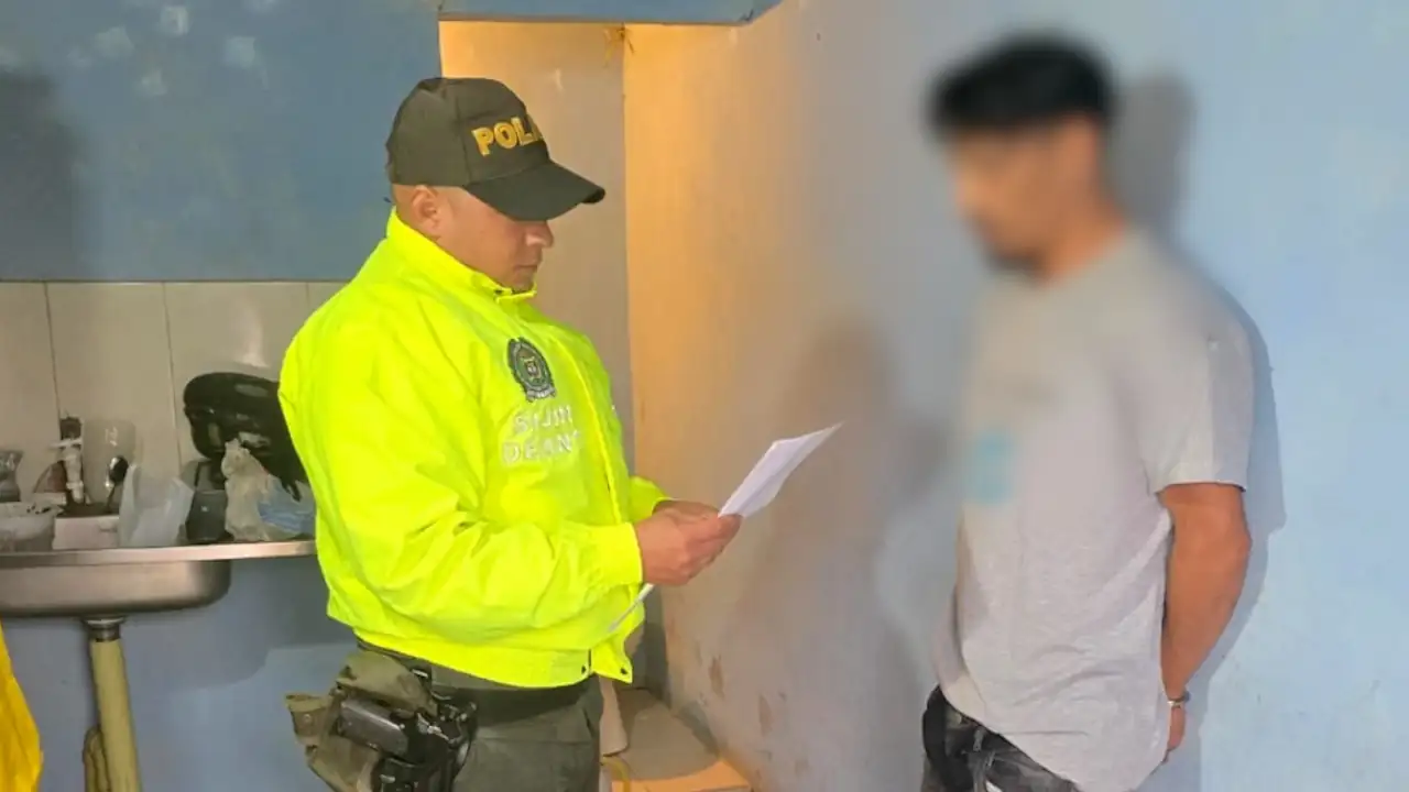 Capturan a presunto distribuidor de droga en Yarumal durante allanamiento policial