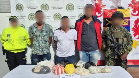 Ejército y Policía incautan cargamento de pasta base de coca en zona rural de El Bagre