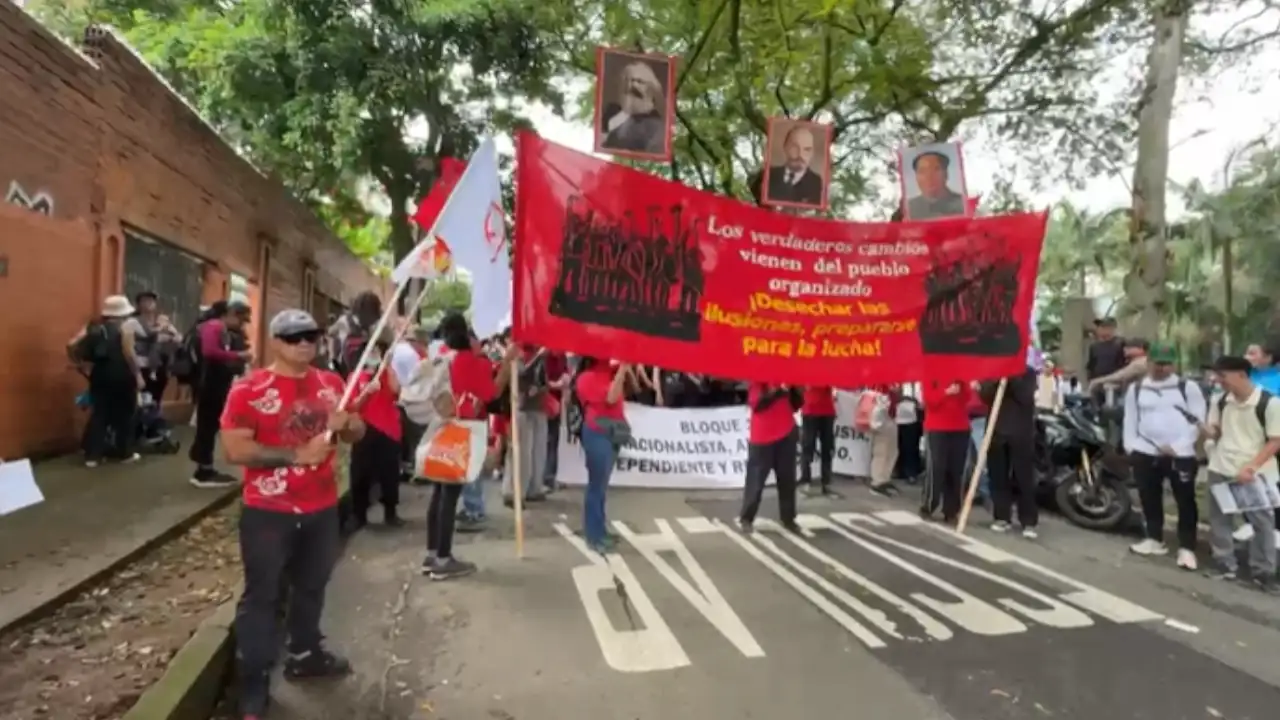 Manifestaciones del 1 de Mayo avanzan por Medellín con presencia institucional