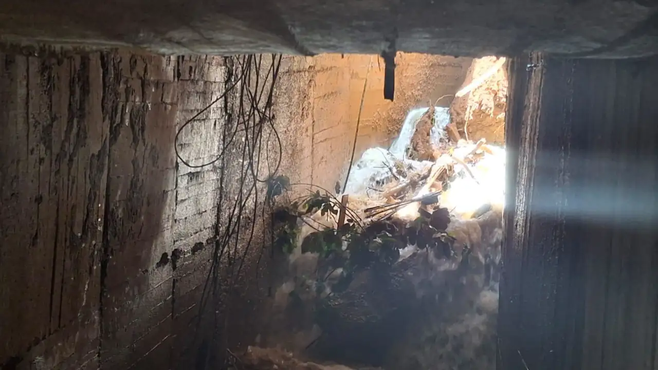 Preocupación en Villatina por quebrada obstruida luego de fuerte deslizamiento Preocupación en Villatina por quebrada obstruida luego de fuerte deslizamiento