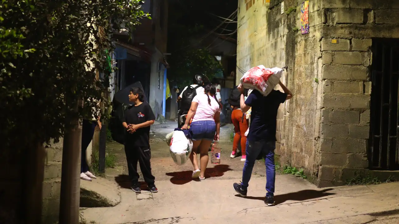 Tras la emergencia en Sabaneta, 15 familias vuelven a sus hogares Tras la emergencia en Sabaneta, 15 familias vuelven a sus hogares