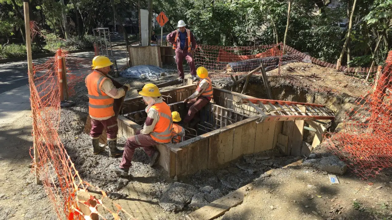 Alcaldía de Bello supervisa obras de EPM para asegurar reparación de vías