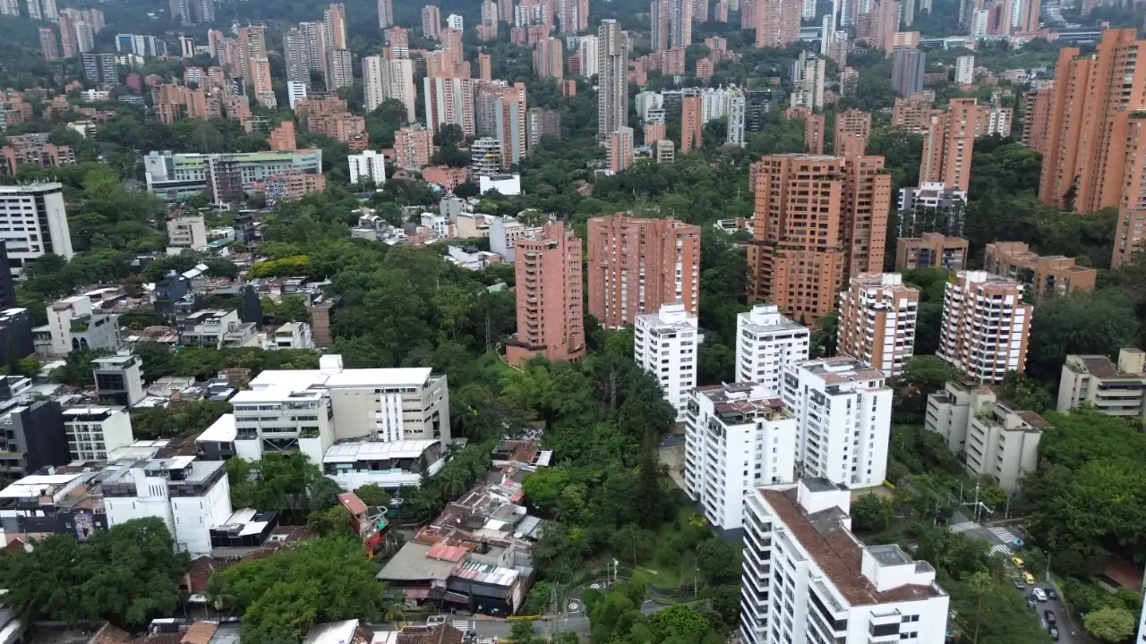 Alcaldía de Medellín avanza en la creación de un sendero ecológico en La Presidenta 1 Alcaldía de Medellín avanza en la creación de un sendero ecológico en La Presidenta
