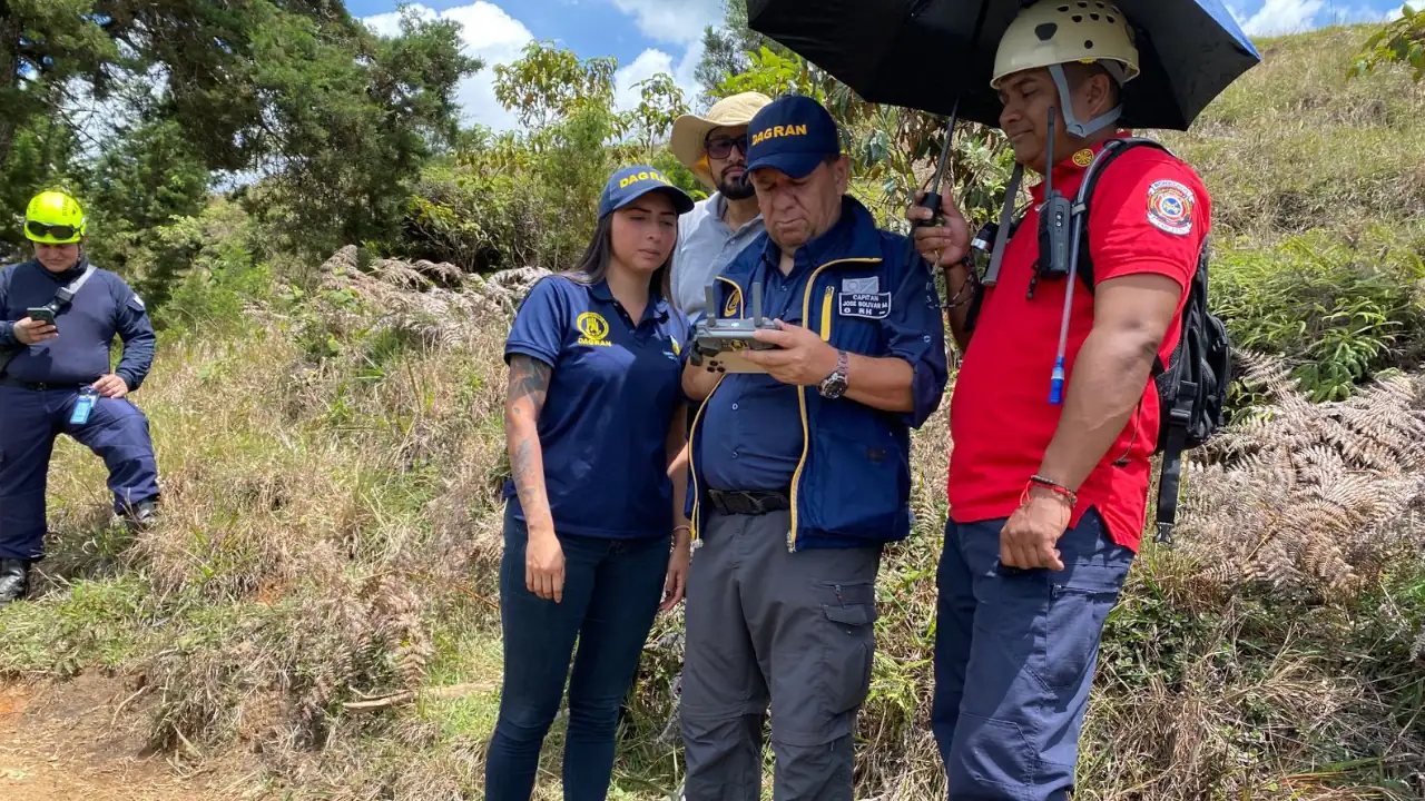 Dagran verifica condiciones tras movimiento en masa en zona rural de Ebéjico