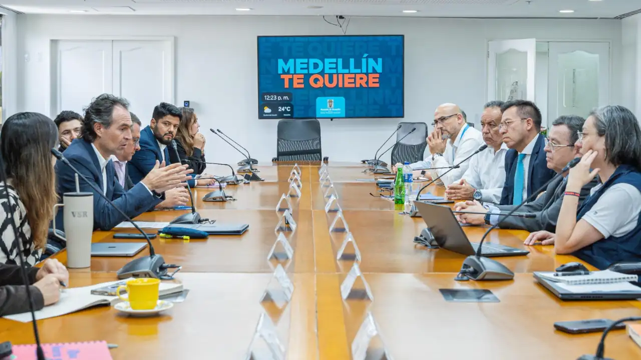 La JEP y la Alcaldía de Medellín solicitan recursos al Gobierno Nacional para continuar búsqueda en La Escombrera 1 La JEP y la Alcaldía de Medellín solicitan recursos al Gobierno para continuar búsqueda en La Escombrera