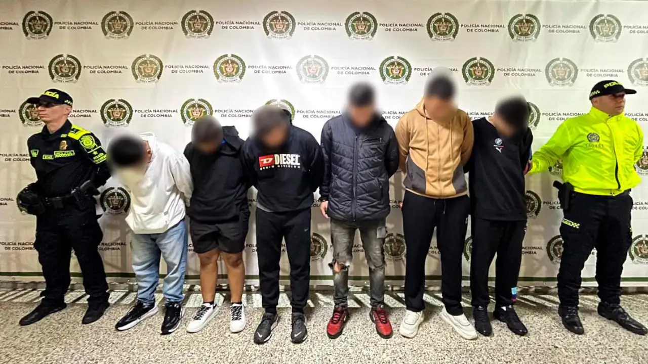 Operativo en Medellín deja seis capturados y más de 6 mil zapatos decomisados