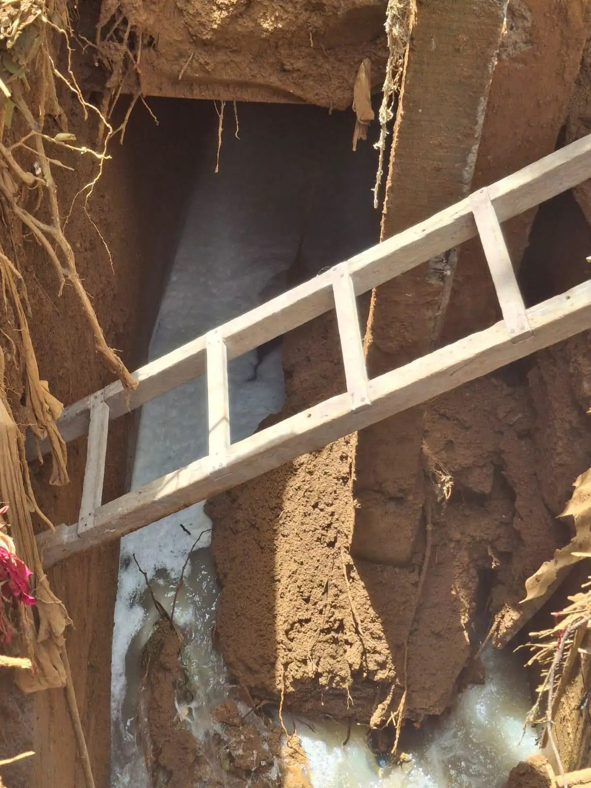 Preocupación en Villatina por quebrada obstruida luego de fuerte deslizamiento 1 Preocupación en Villatina por quebrada obstruida luego de fuerte deslizamiento
