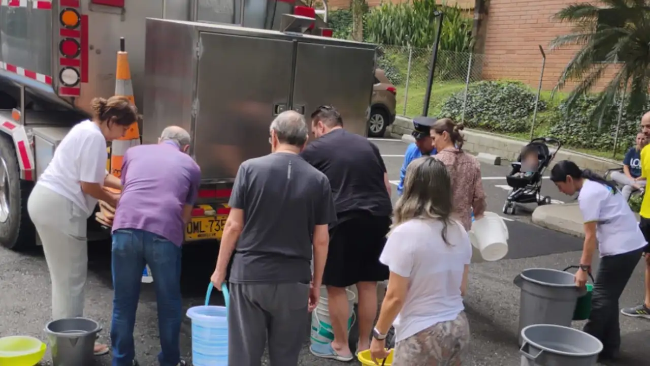¡Prepárese! No se quede sin agua: EPM anuncia corte temporal en varios sectores del sur del Valle de Aburrá 1 EPM interrumpe el servicio de acueducto por daño en tubería principal en La Estrella