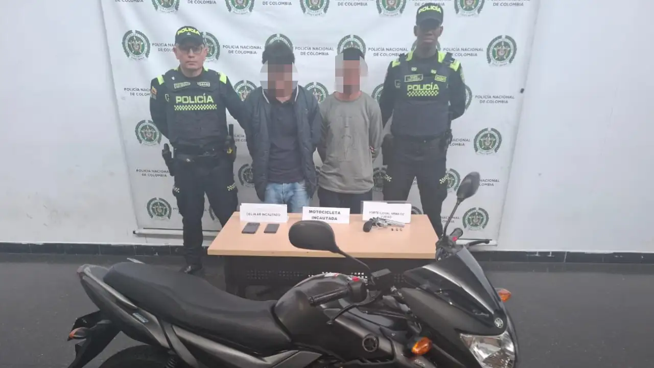 Cámaras de seguridad logran rastrear moto vinculada a varios robos en Medellín