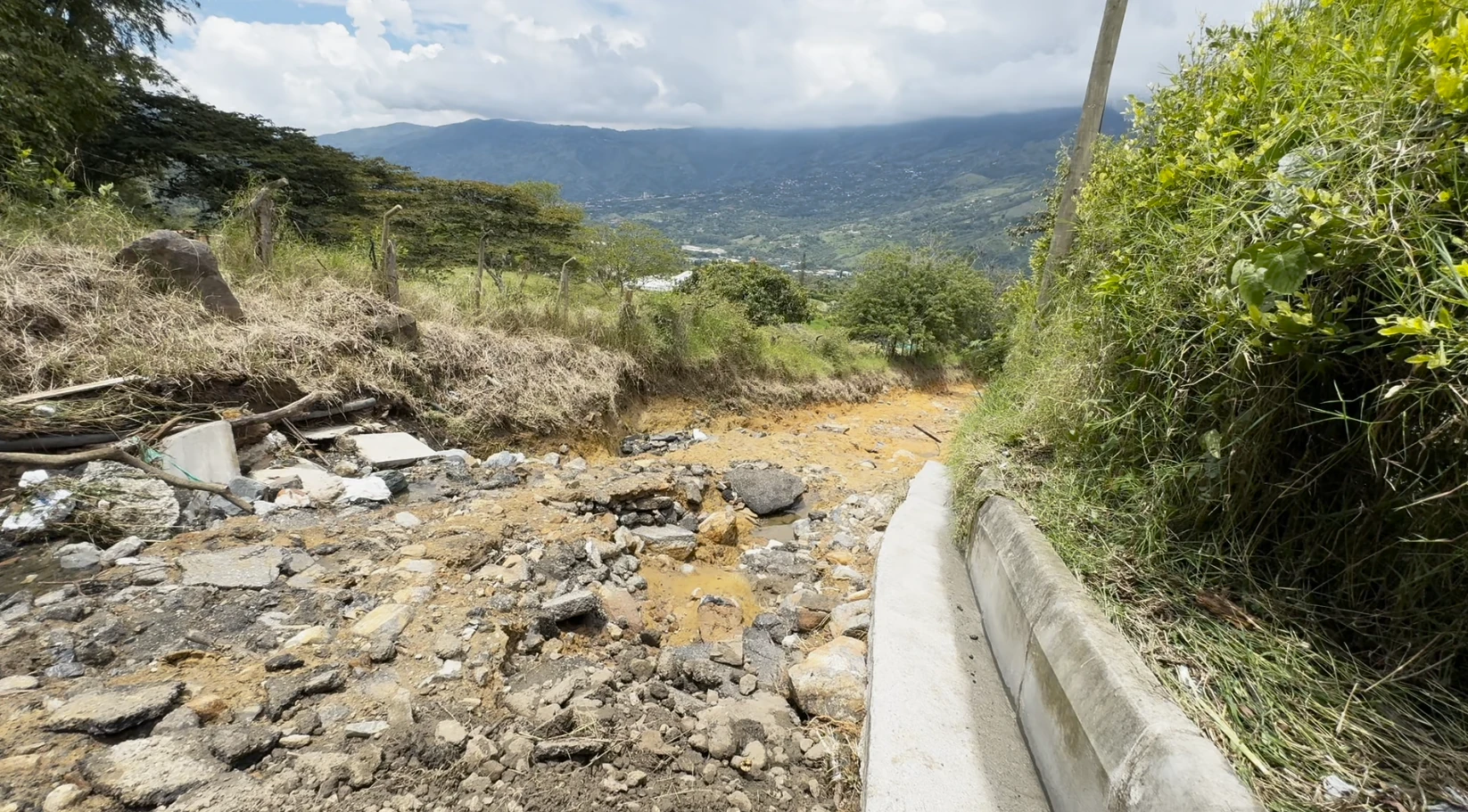 ¡Las lluvias no dan tregua! 72 municipios de Antioquia en alerta roja y 18 han declarado calamidad pública 3 Copacabana