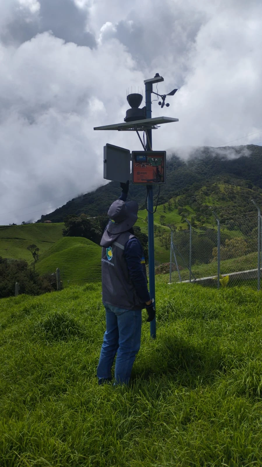 Corantioquia refuerza monitoreo y prevención comunitaria ante temporada de lluvias 2 Corantioquia 2
