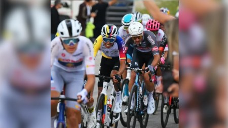 Egan-bernal-giro-di-italia-2025-etapa-7