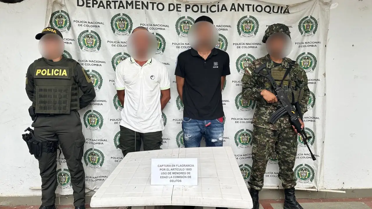 Ejército y Policía capturan a dos hombres que pretendían reclutar a un menor en Nechí Ejército y Policía capturan a dos hombres que pretendían reclutar a un menor en Nechí