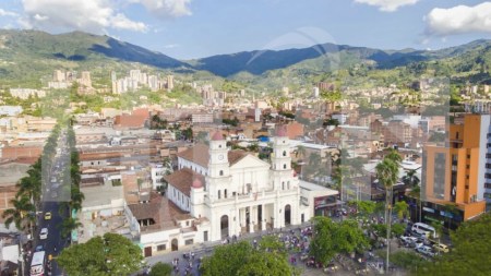 Envigado-Parque-Principal