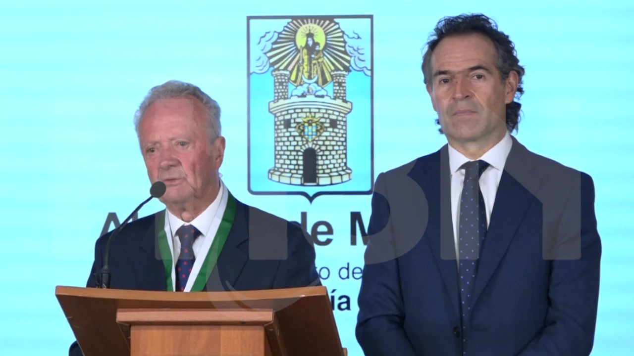 federico-gutierrez-Arturo-Calle-Medalla al Mérito