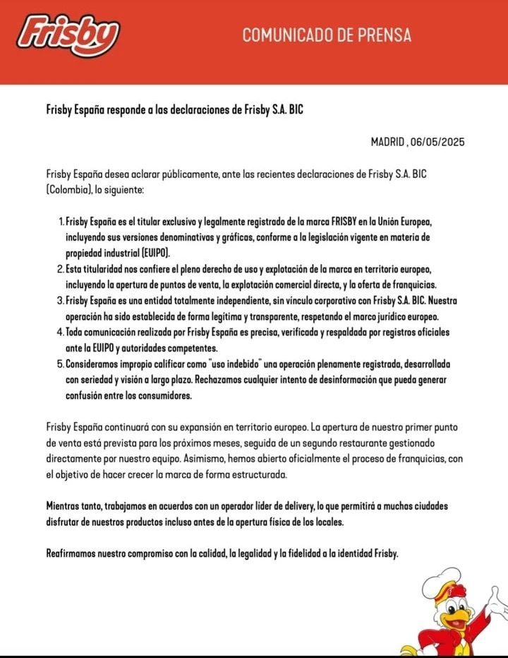Reconocida marca de pollo colombiano enfrenta batalla legal por el uso de su imagen en Europa: esto es lo que se sabe 2 Frisby Es