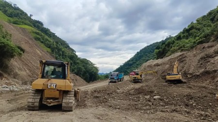 Habilitan paso controlado para camiones en la vía Medellín – Quibdó a partir del 17 de mayo