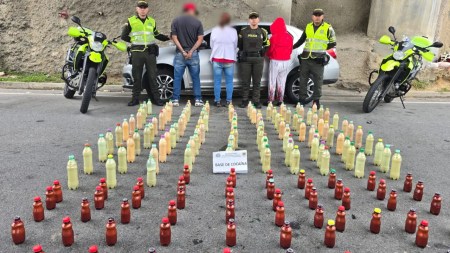 Policía encuentra más de 100 kilos de cocaína en vías del suroeste antioqueño Policía encuentra más de 100 kilos de cocaína en vías del suroeste antioqueño