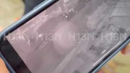 ¡Comunidad cansada! En cámaras quedó registrado el robo de una moto en el barrio Santa María, Itagüi